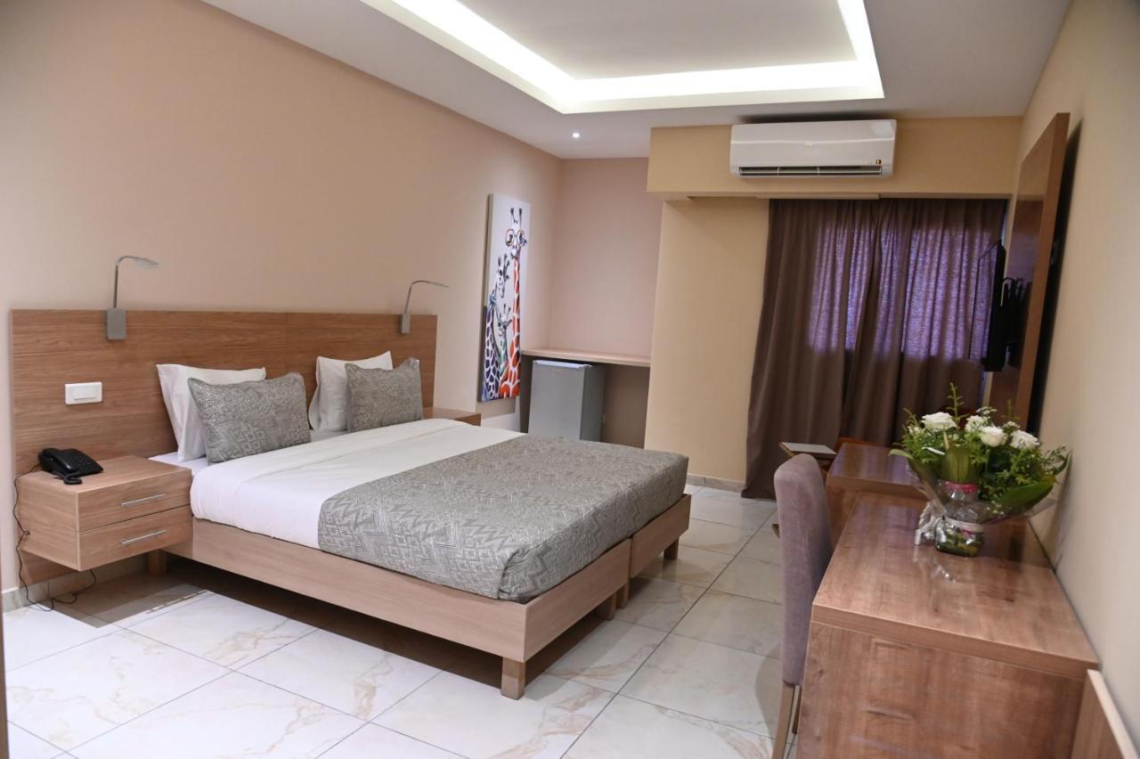 Hotel Astral Abidjan Exterior foto
